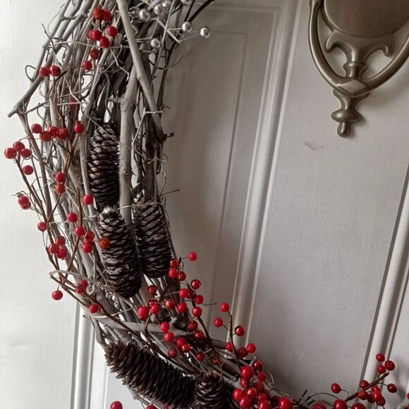 Handmade Modern rustic 27 in Wreath. - Picture 5 of 5